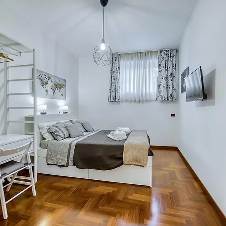 A Casa Di * Rome